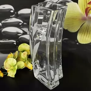 ekskluzywny wazon z kryształem