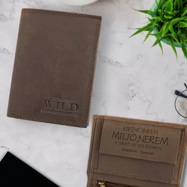 Grawerowany portfel męski Always Wild Brown - prezent dla niego