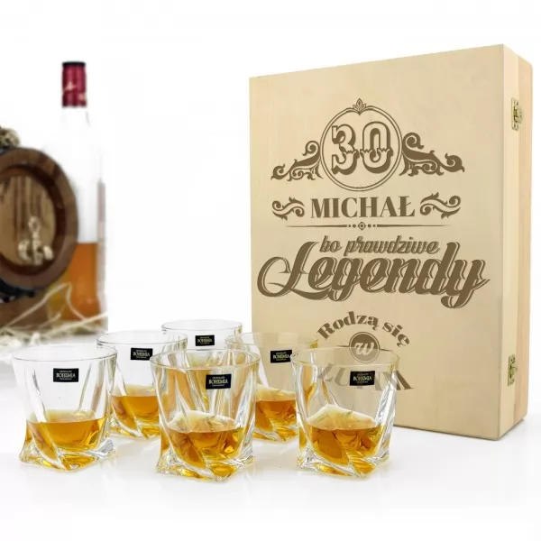 Szklanki do whisky w drewnianym pudełku z dedykacją prezent dla przyjaciela na 30 urodziny
