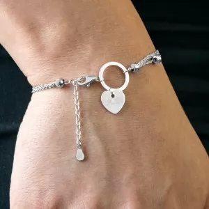 srebrna bransoletka z grawerem na prezent dla siostry na urodziny